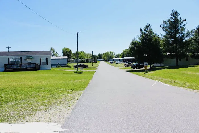 Country Club Crossing Mobile Home Community Picture 6