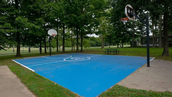 Brookside Manor Picture 8