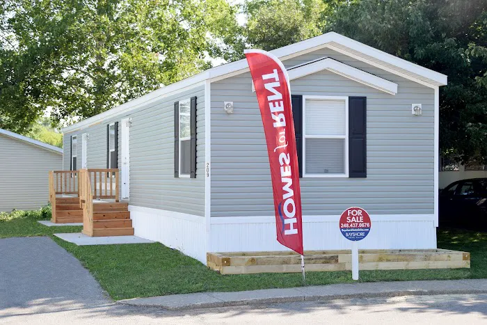 South Lyon Woods Manufactured Home Community Picture 2
