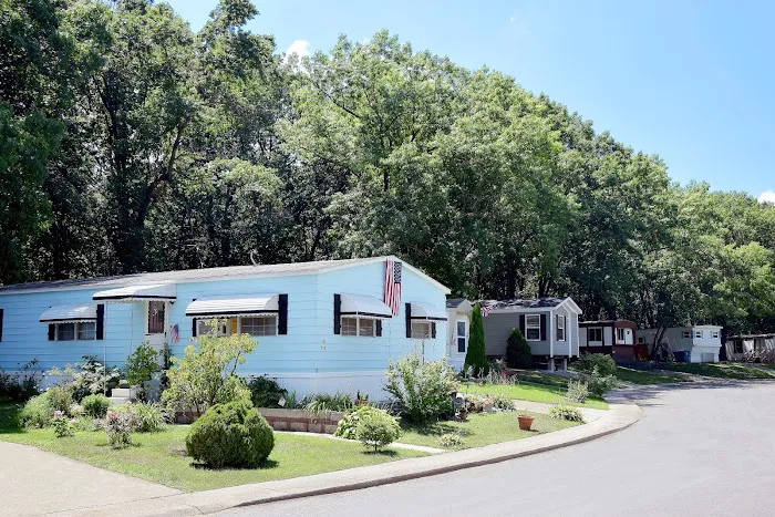 Brighton Village Manufactured Home Community Picture 7