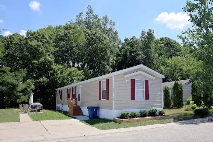 Brighton Village Manufactured Home Community Picture 4