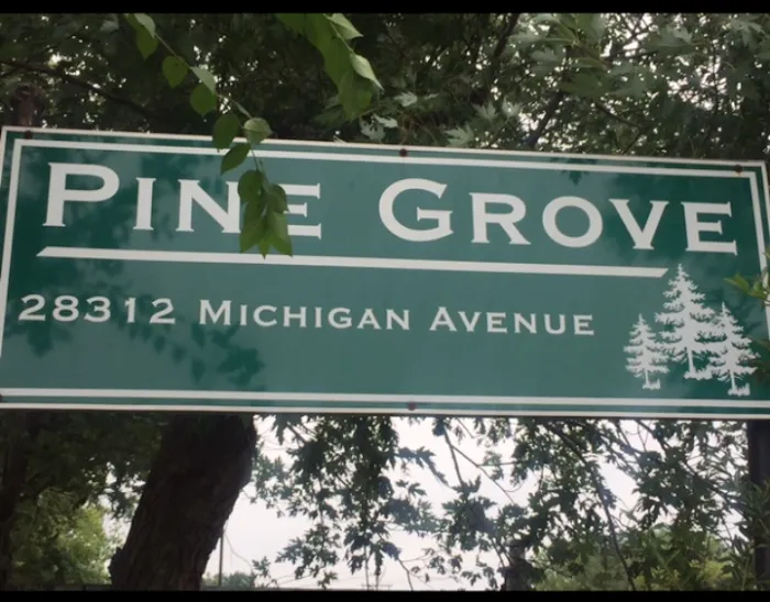 Pine Grove Mobile Home Park Picture 3