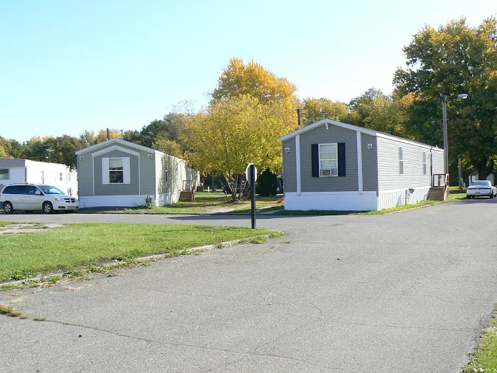 Flat Rock Terrace Mobile Home Community Picture 3