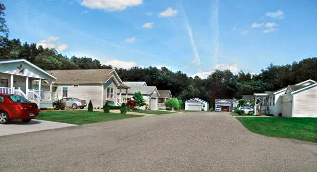 Saddlebrook Farms Manufactured Home Community Picture 2