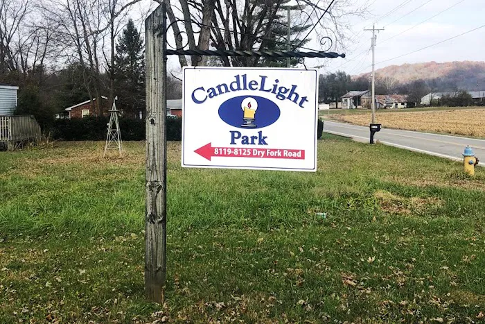 Candlelight Pointe Mobile Home Park Picture 5