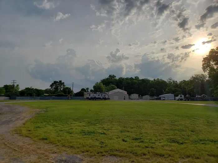 H&S Mobile Home Park & Campground Picture 3