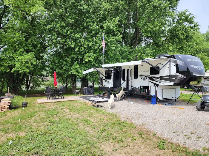 Riverfront RV Park Picture 10