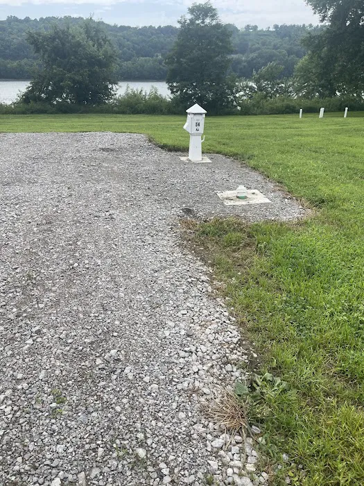 Riverfront RV Park Picture 7