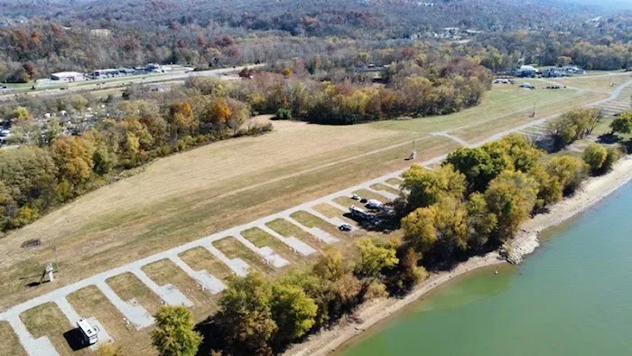 Riverfront RV Park Picture 5