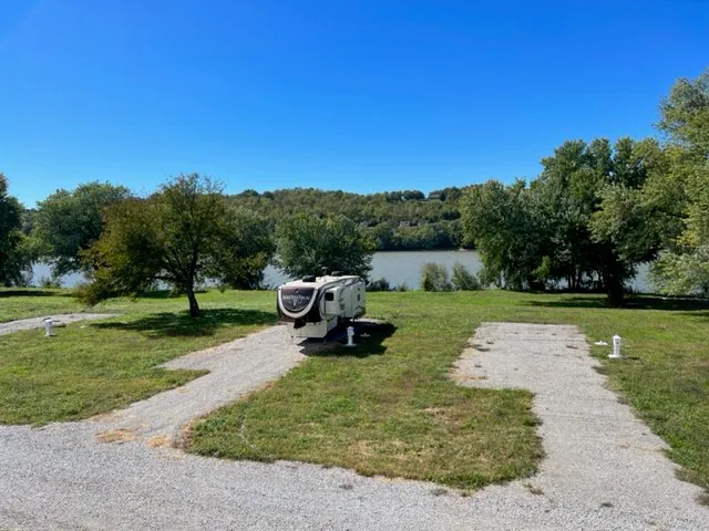 Riverfront RV Park Picture 3