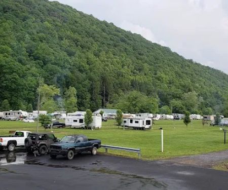 Eagle's Nest Campground
