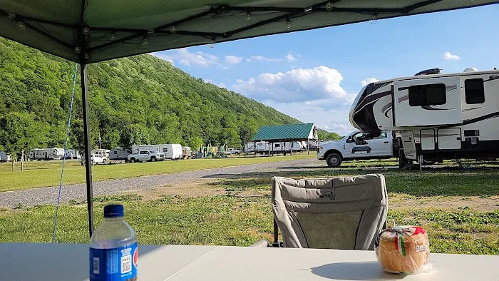 Eagle's Nest Campground Picture 2