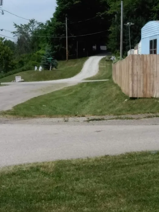 Cedar Creek Mobile Home Park Picture 3