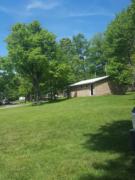 Little Brown Lake Campground Picture 2