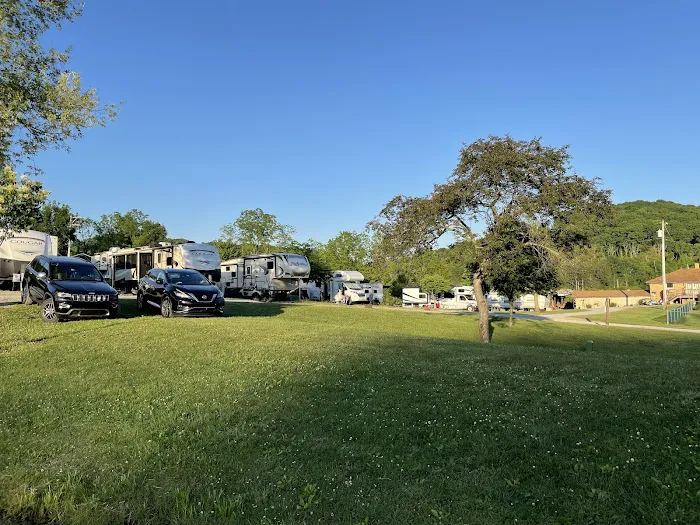 Fox Den Acres Campgrounds Picture 6
