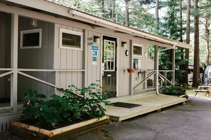 Wild Duck Adult Campground & RV Park Picture 10
