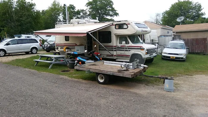 Ne're Beach Family Campground Picture 4