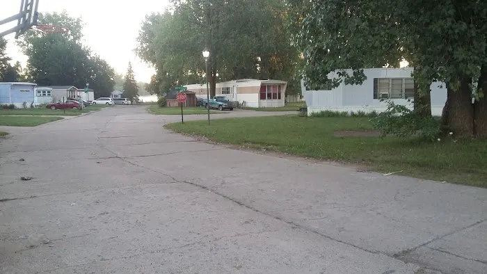 Alan's Mobile Home Park Picture 2