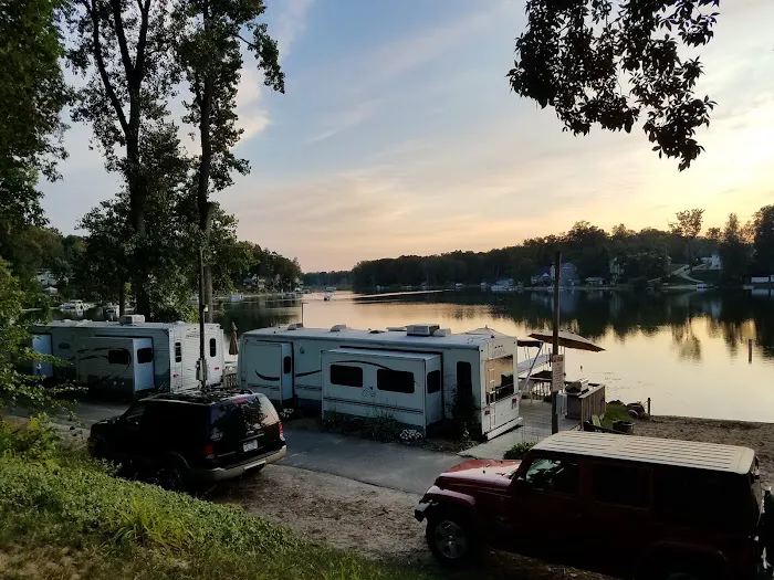 Selkirk lake Mobile-Park and Campground Picture 5