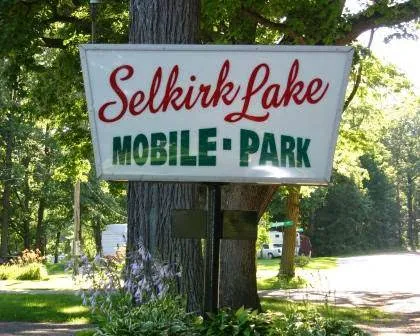Selkirk lake Mobile-Park and Campground Picture 4