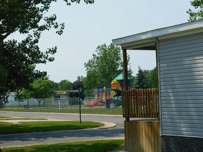 Maple Leaf Community Picture 5