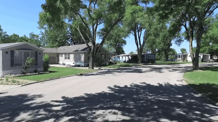 Woods & Fields West Picture 4