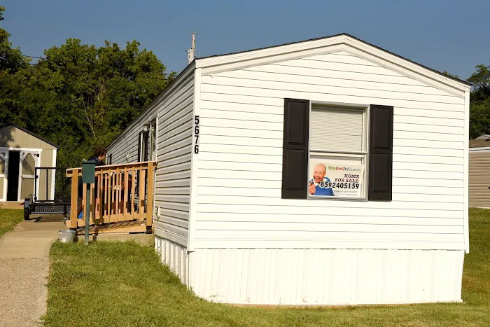 Hillcrest Pointe Mobile Home Park Picture 3