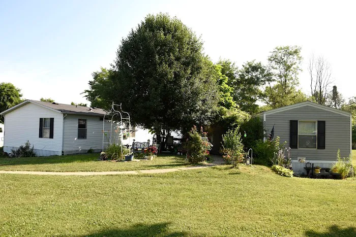 Hillcrest Pointe Mobile Home Park Picture 5