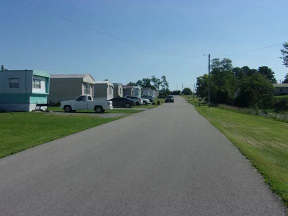 Crestview Mobile Home Park Picture 9