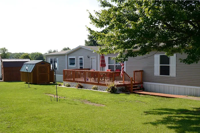 Country Living Pointe Mobile Home Park Picture 3