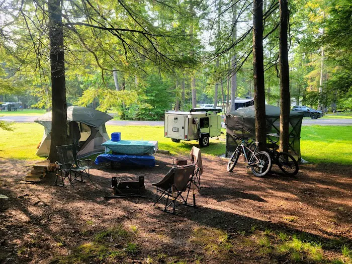 White Pine Pointe Mobile Home Park Picture 1