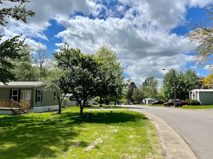 White Pine Pointe Mobile Home Park Picture 4