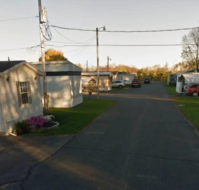 Stoney Pike Mobile Home Park Picture 7