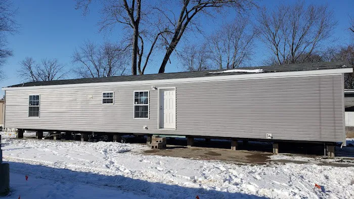 The Stewart Manor Mobile Home Park Picture 3