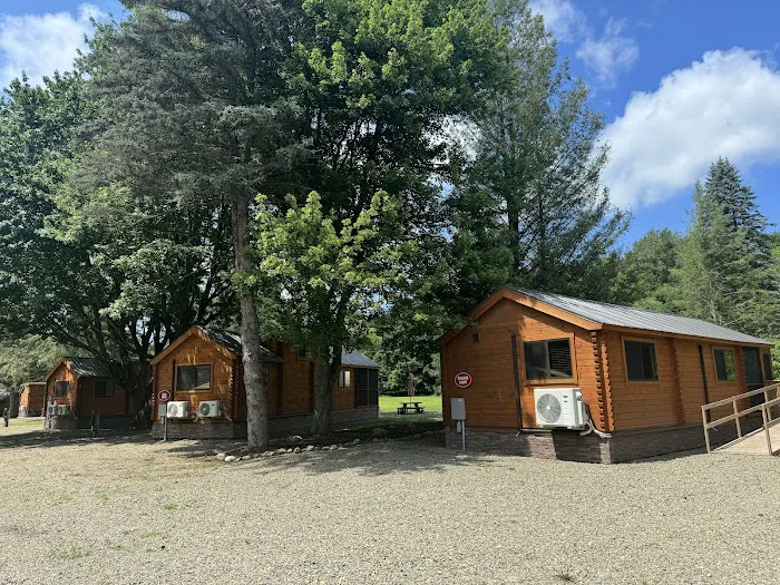Bison Trace Luxury Camping Picture 2