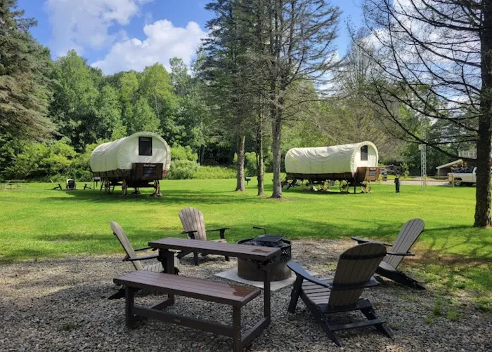 Bison Trace Luxury Camping Picture 3