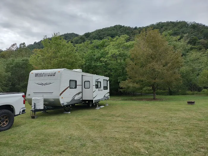 Bennies Beach Campground Picture 2