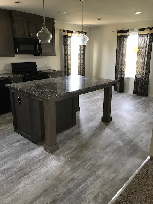 Colonial Court Mobile Home Park & Colonial Home Sales Picture 2
