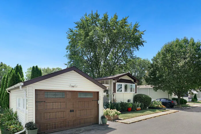 Lake Shore Estates, LLC Picture 1