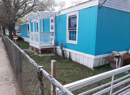 Keego Harbor Manufactured Housing Community