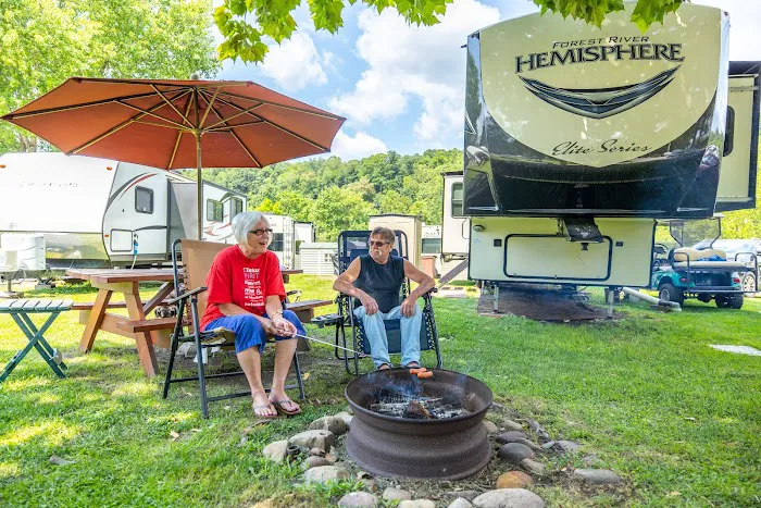 The Blue Canoe RV Resort Picture 6