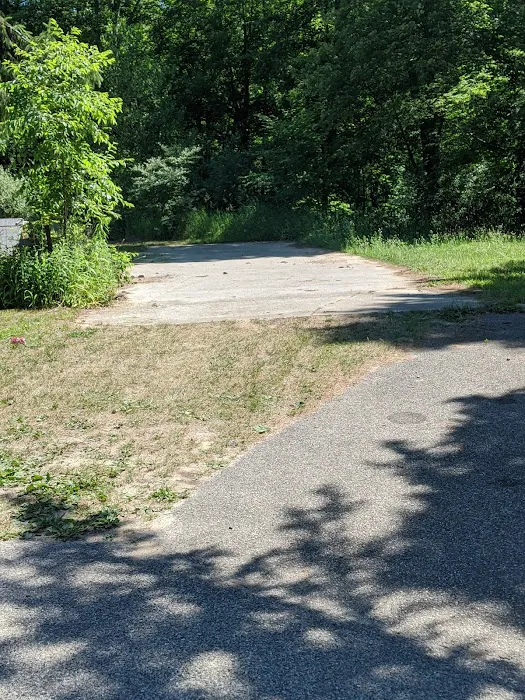 LA Ema Land Mobile Home Park Picture 2