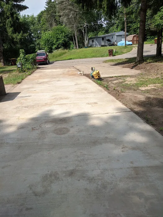 LA Ema Land Mobile Home Park Picture 3