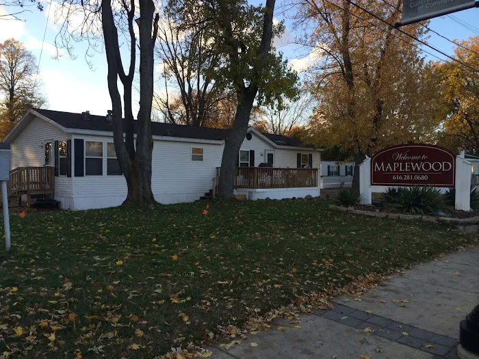 Maplewood Mobile Home Park Picture 2