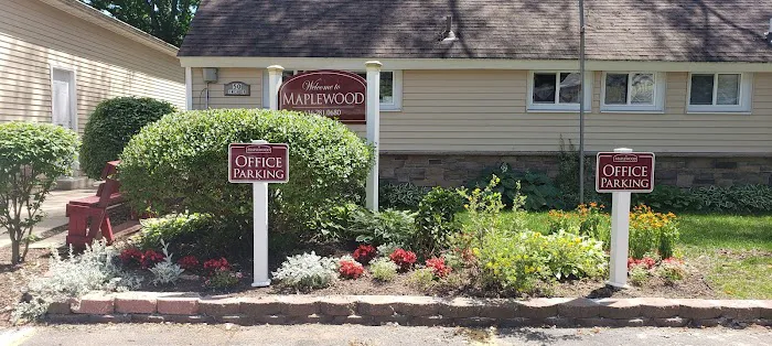 Maplewood Mobile Home Park Picture 4