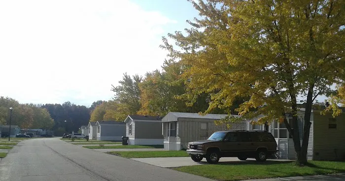 Holiday Estates Manufactured Home Community Picture 2