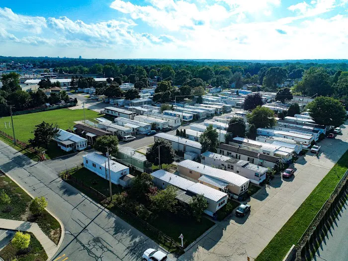 Hilltop Mobile Home Community Picture 4