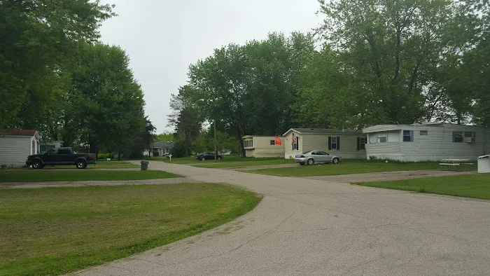 Lawrence Mobile Home Park Picture 3