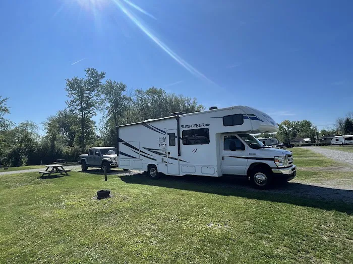 Niagara Falls Campground & Lodging Picture 3