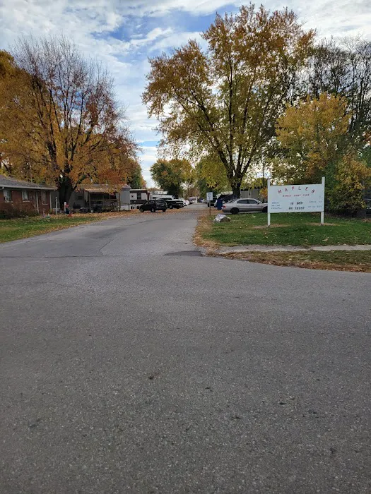 Maple's Mobile Home Park Picture 9